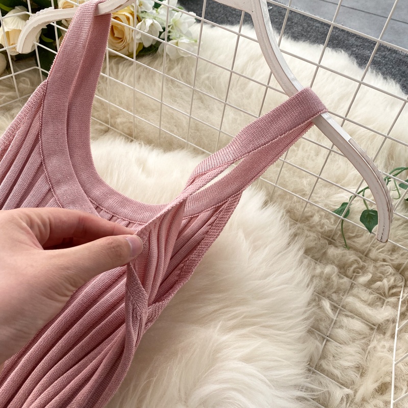 Đầm len 2 dây dáng ôm, váy len không tay