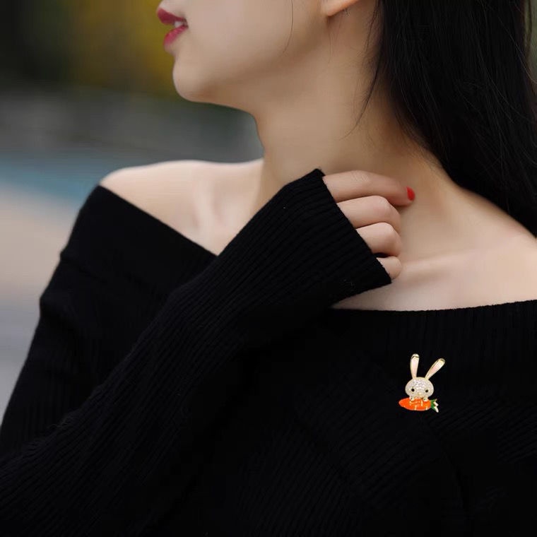 Ghim cài áo GAVINBROWN hình thỏ và cà rốt/ chó con dễ thương phong cách Nhật Bản thời trang 2022
