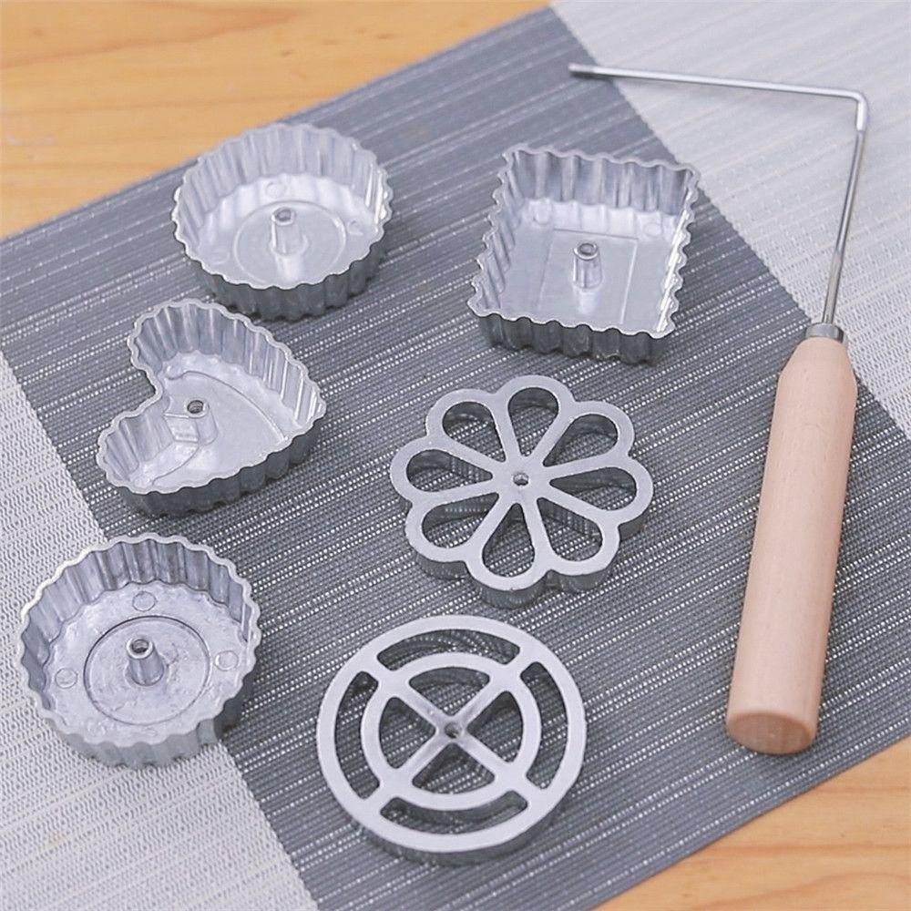 Phễu Làm Bánh Bằng Nhôm Tay Cầm Gỗ Tiện Dụng