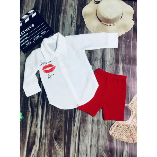 Set Sơ mi Môi Đỏ Áo Tay Dài Phối Quần Ngố Sành Điệu