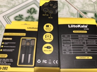 Sạc Liitokala 202 ( các dòng pin 18650 )