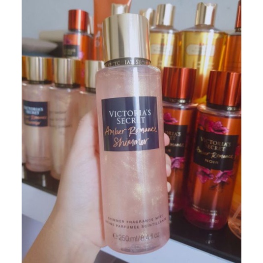 Xịt thơm nhũ Victoria's Secret Amber Romance Shimmer 250ml