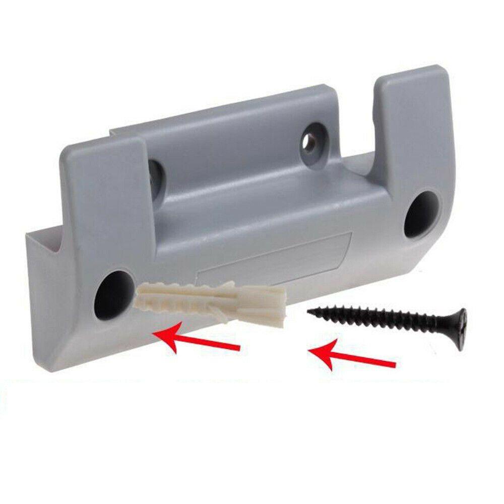 Giá Đỡ Cố Định Ống Nước Tiện Dụng Cho Xe Tải