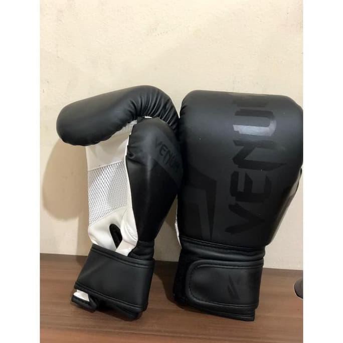 Găng Tay Tập Boxing Venum Phù Hợp Cho Người Mới Bắt Đầu