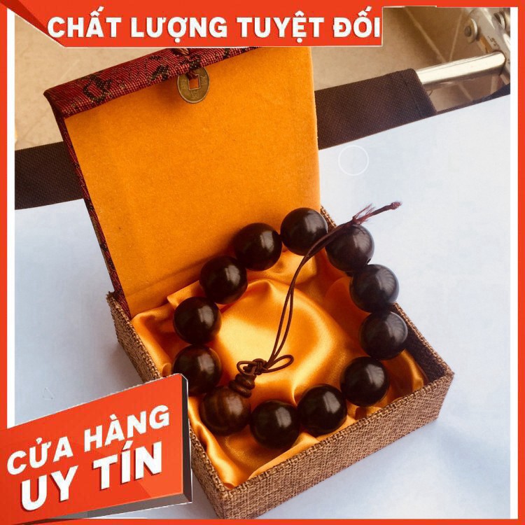 Vòng Tay Gỗ Sưa Đỏ 100% tự nhiên giúp gia chủ phát lộc làm ăn thuận lợi