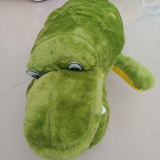 Cá sấu nhồi bông