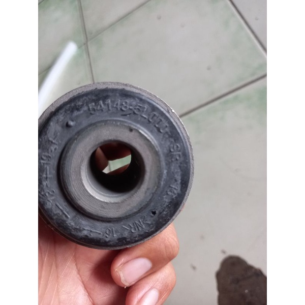 Cao su ắc nhíp huydai