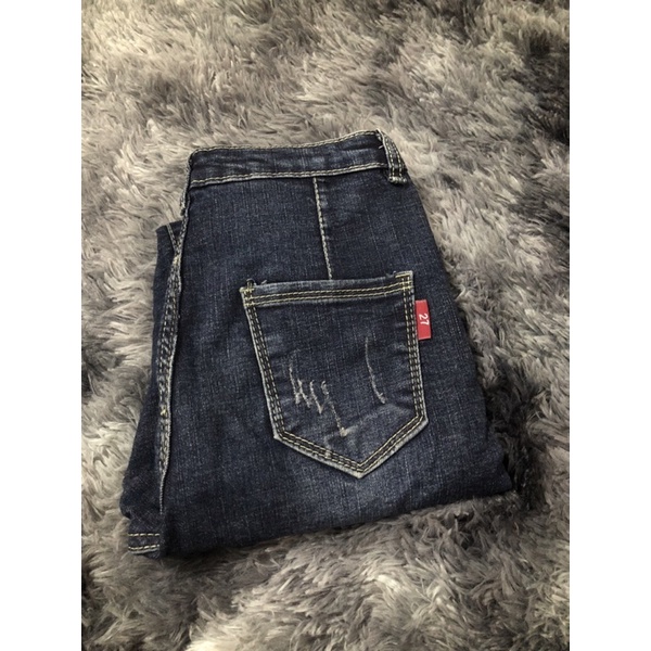 skinny jeans size 27 dài 93cm pass 119 (ảnh thật tự chụp)