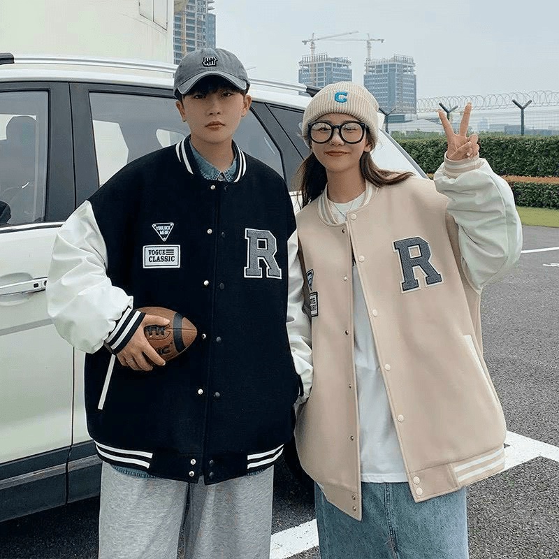 ÁO KHOÁC BOMBER NAM NỮ CẶP ĐÔI CHẤT LIỆU DA LỘN CAO CẤP THÊU HỌA TIẾT CHỮ R