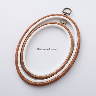 Khung thêu giả gỗ hình bầu dục / Khung thêu treo tường