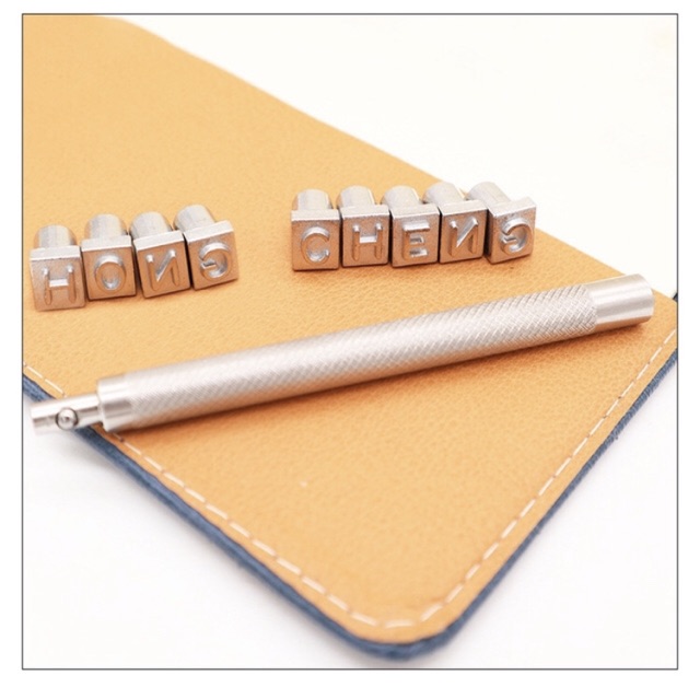 Bộ chữ cái, số đóng lên da thủ công