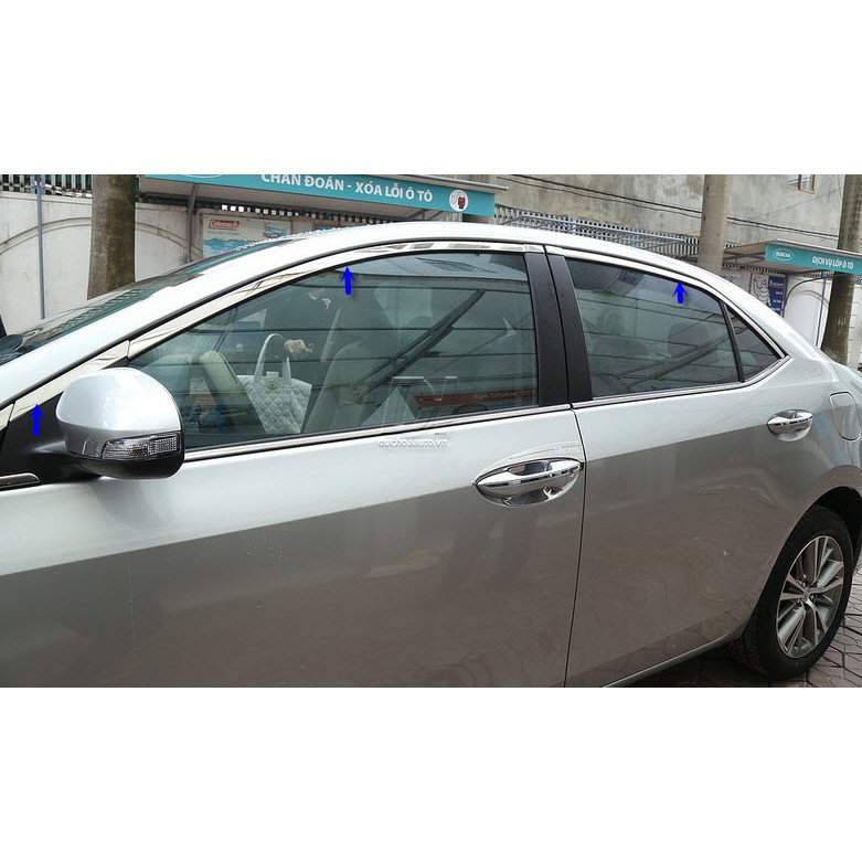 Viền inox cong kính Toyota Altis 2014-2019
