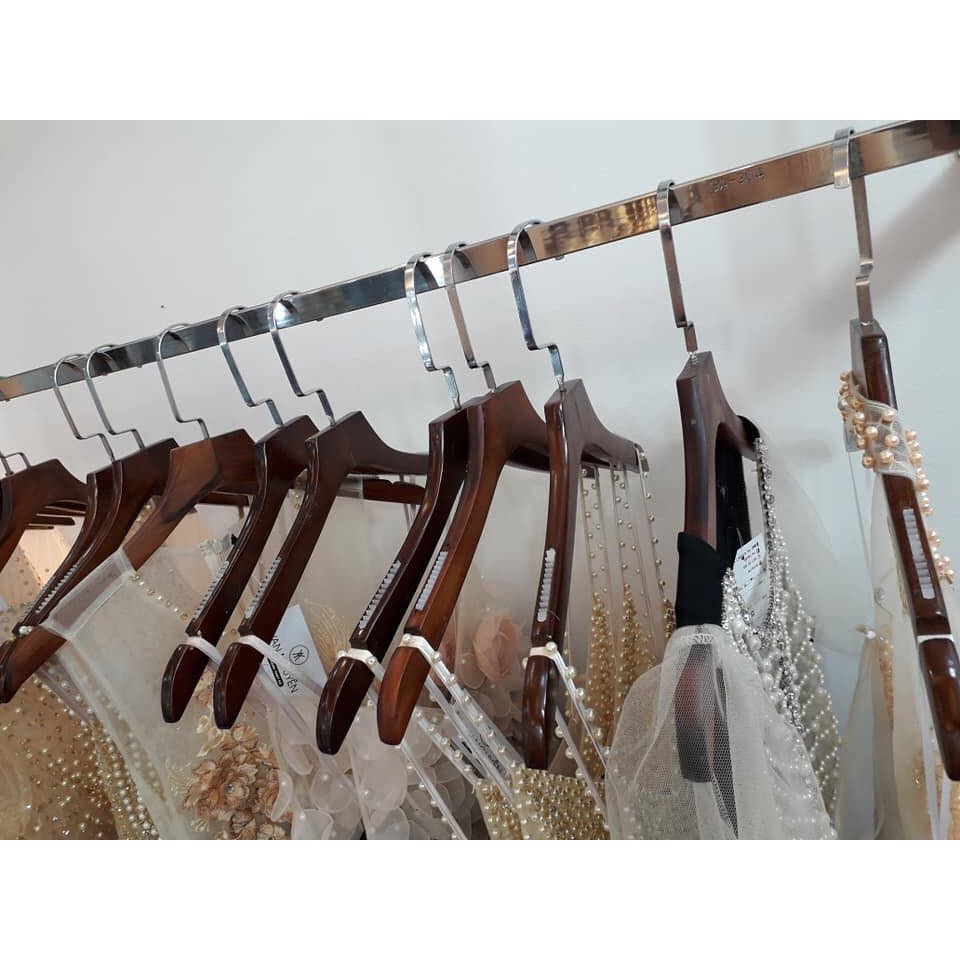 Móc treo quần áo nữ nâu bằng đệm vai chống tuột quần áo,đầu móc xoay 360 chuyên dùng cho shop thời trang váy cưới