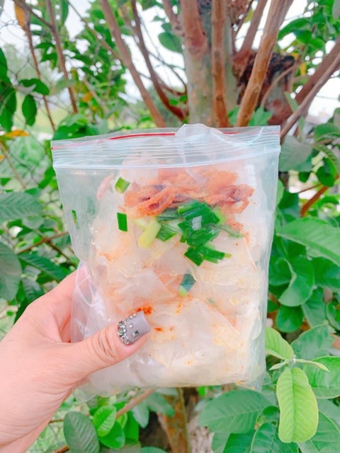 Bánh tráng phơi sương muối nhuyễn cay + topping