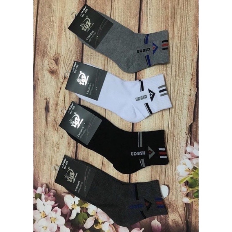 1 ĐÔI TẤT NAM CỔ CAO HÀNG VIỆT NAM.CHẤT COTTON CHỐNG HÔI CHÂN