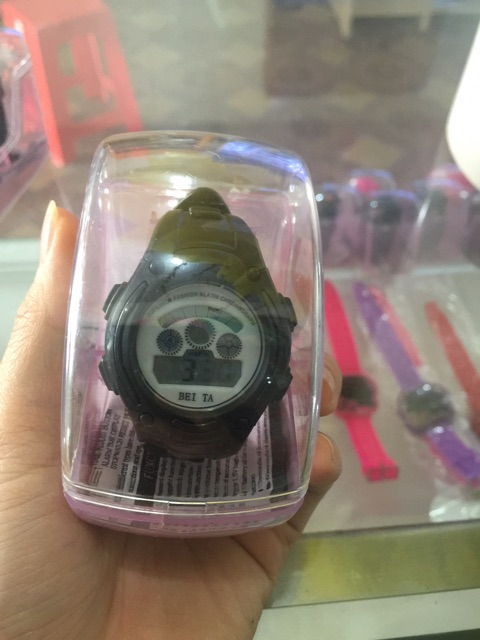 Đồng hồ trẻ em hàng điện tử full hộp chống nước tuyệt đối | BigBuy360 - bigbuy360.vn