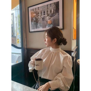 Áo sơ mi trắng tay phồng