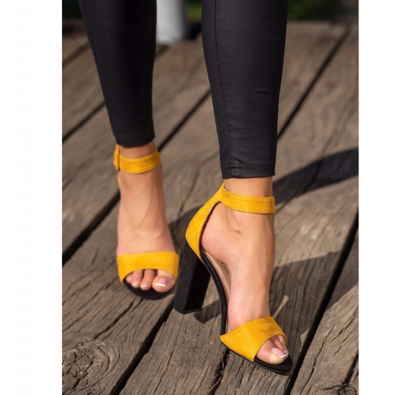 Giày sandal cao gót nữ kiểu dáng phối màu bằng chất liệu da lộn màu vàng đỏ kem DQ211