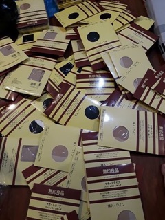 Tất giấy 
