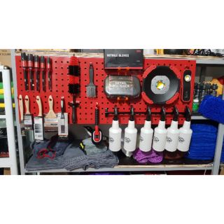 Bảng treo đồ nghề gồm 10 móc treo đồ.