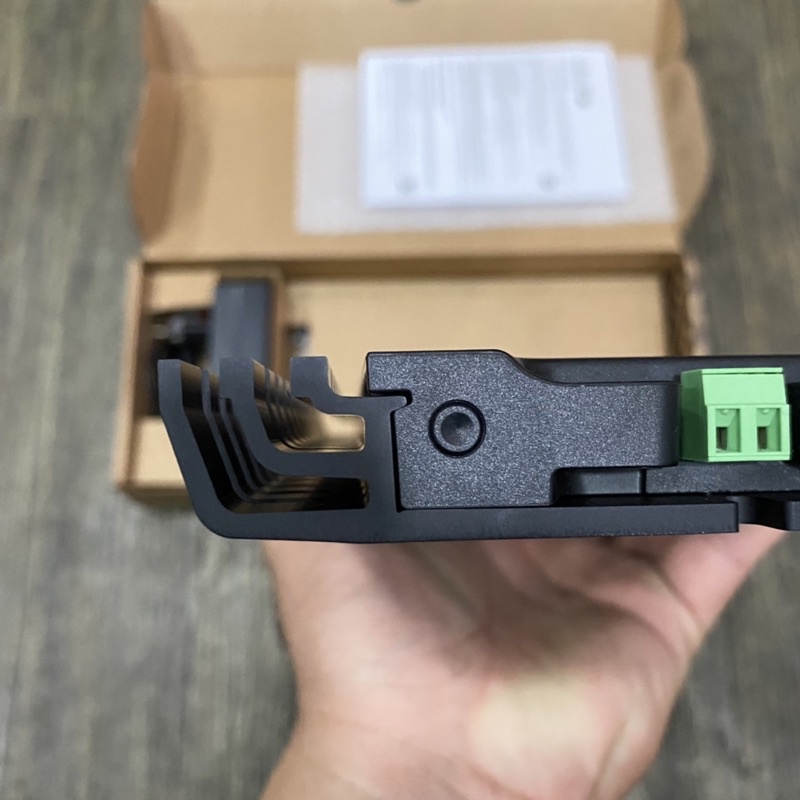 Router hiệu Mikrotik RB5009