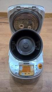 Nồi cơm điện nhật Zojirushi NP-JF10
