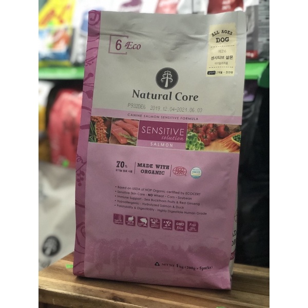 Thức ăn hạt nhập khẩu Hàn Quốc Natural Core