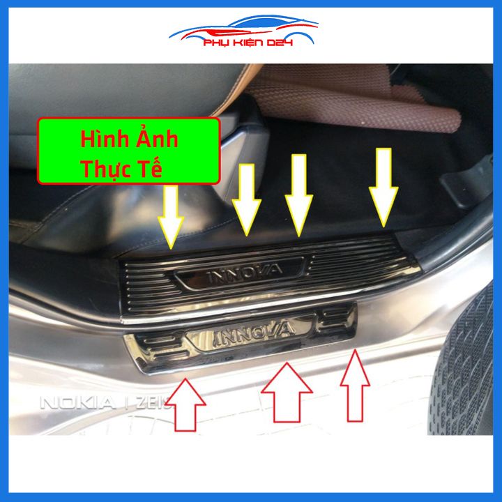 Bộ ốp bậc cửa trong ngoài nẹp bước chân Innova 2017-2018-2019-2023 vân Titan chống trầy trang trí xe