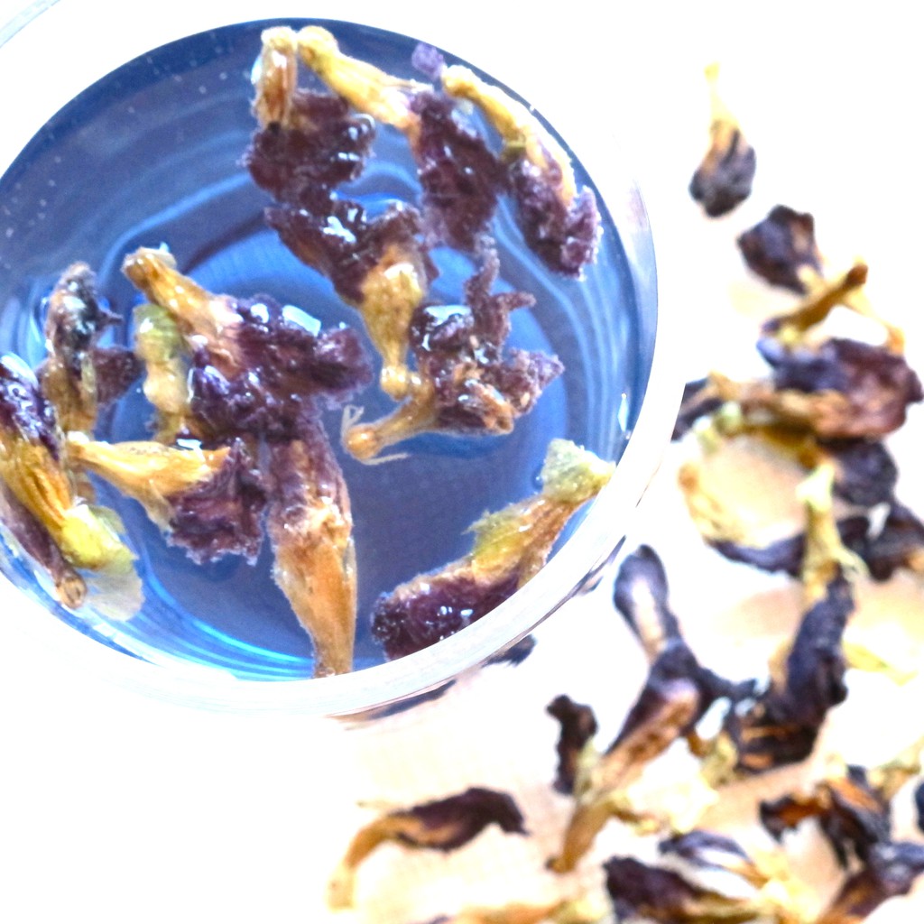 Hoa đậu biếc khô pha trà, nhuộm màu thực phẩm tự nhiên