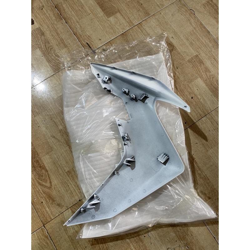 Yếm phải trắng ex155 zin chính hãng