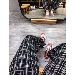 Quần baggy khóa kẻ