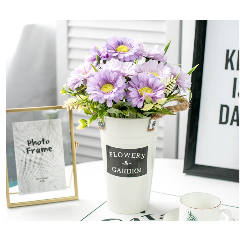 Chậu hoa giả cắm sẵn gồm chậu và hoa, bình hoa bằng sắt phong cách Vintage, cao 36cm để bàn trưng bày và trang trí