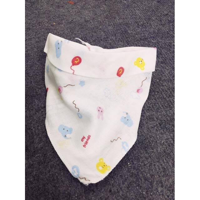 Yếm xô tam giác cho bé