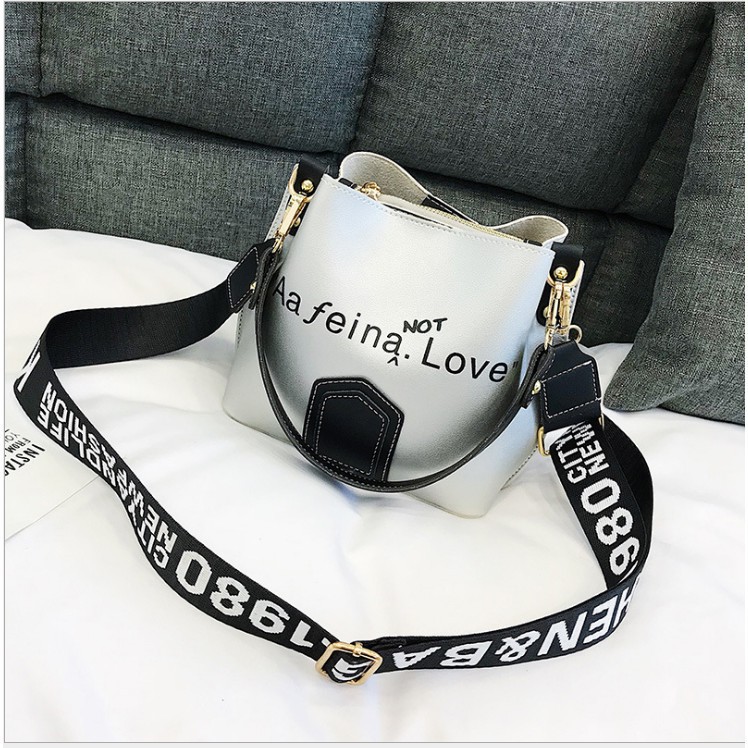 Túi Đeo Chéo Aafeina Not Love Phong Cách | BigBuy360 - bigbuy360.vn