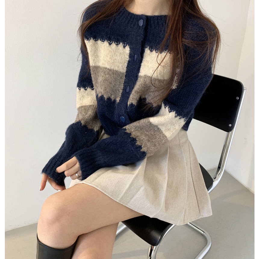 Áo Cardigan cổ tròn màu sắc tương phản thời trang | BigBuy360 - bigbuy360.vn