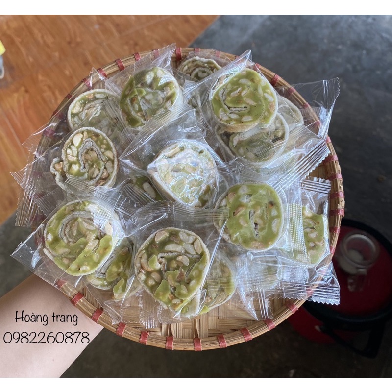 Kẹo dừa nướng lá dứa Đậu Phộng cuộn bánh tráng bịch 500g - Kẹo | VinMart.co