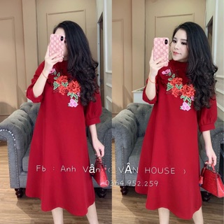 Váy suông thêu đính hoa tỉ mỉ cổ tàu màu đỏ