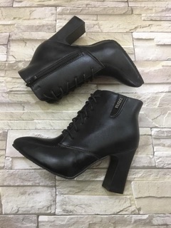 Bốt da mềm gót trụ