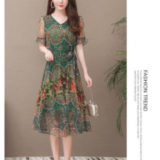 Đầm xòe cổ V họa tiết