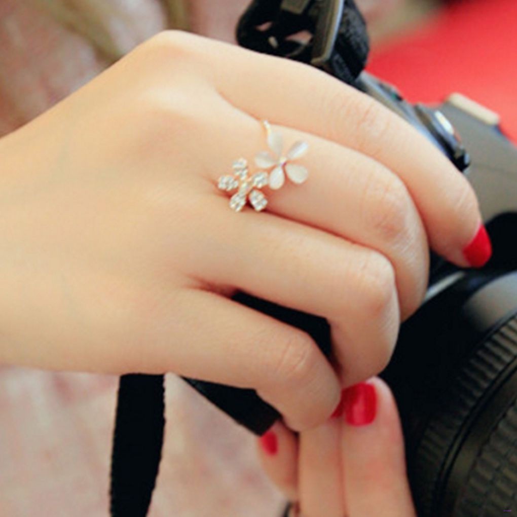 Nhẫn Đeo Tay Kim Loại Tạo Hình Hoa Đính Đá Thời Trang Cho Nữ