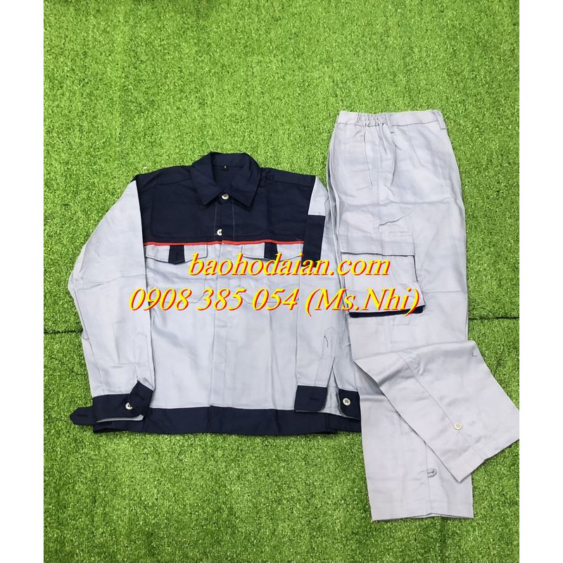 Quần áo bảo hộ lao động màu ghi phối tím than lề đỏ vải kaki thấm hút mồ hôi M14 - Hình thật