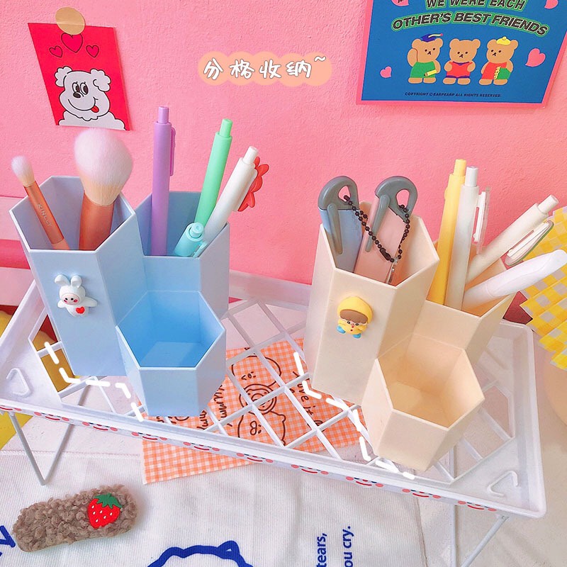 {Tặng Sticker} Ống Cắm Bút 3 Ngăn Hình Tổ Ong Để Bàn Trang Trí Kệ Lục Giác Đựng Mỹ Phẩm Đa Năng 3 Tầng Cute Dễ Thương