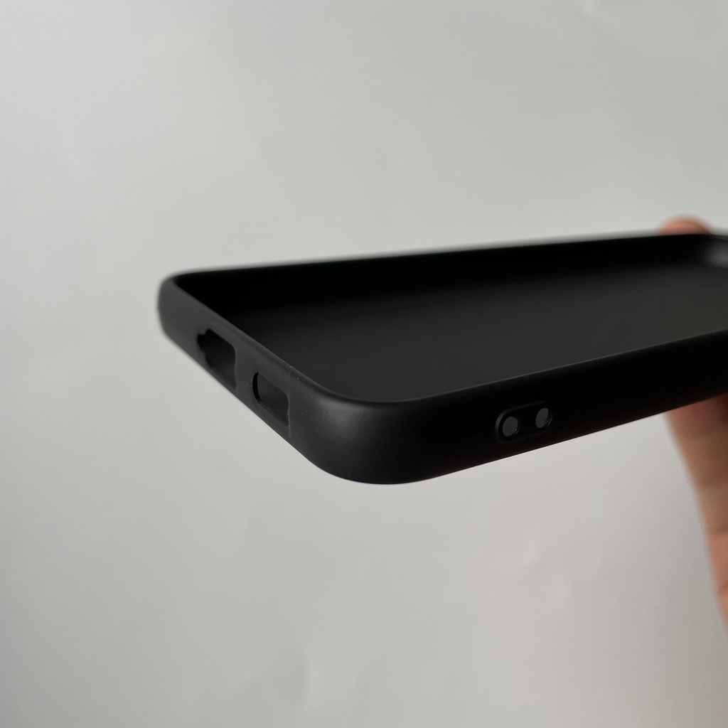 Ốp lưng silicon đen nhám cho Samsung Galaxy S22 Plus không bám vân tay, khoét riêng từng mắt camera.