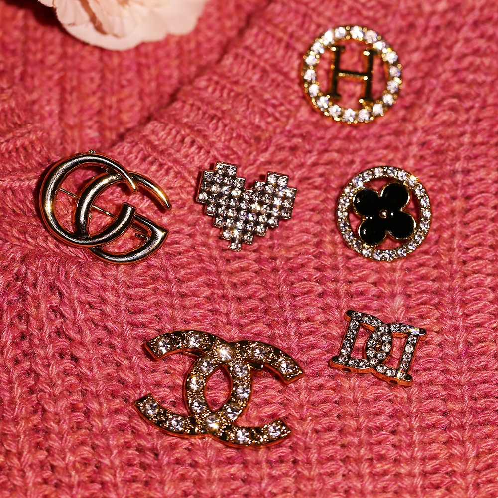 Trâm cài áo nhiều hình dáng thiết kế đính đá sang trong