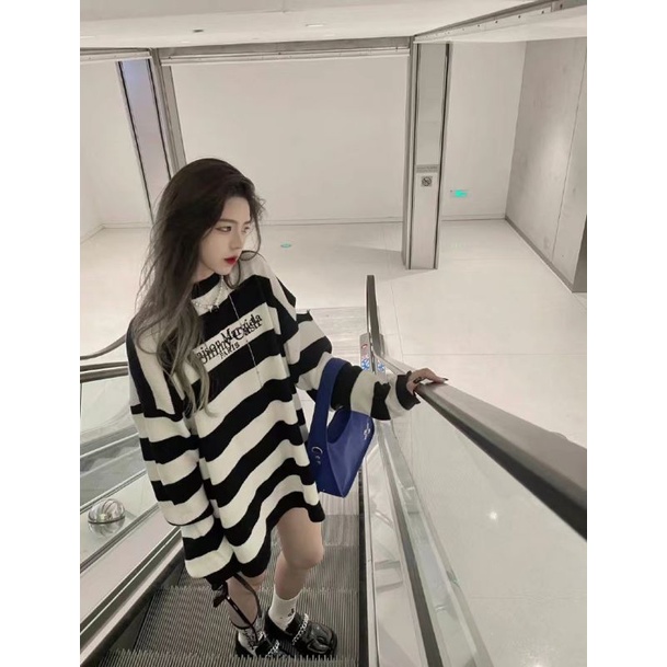 Áo Sweater Tay Dài Trễ Vai Dáng Rộng Kẻ Sọc Thời Trang Cho Nữ