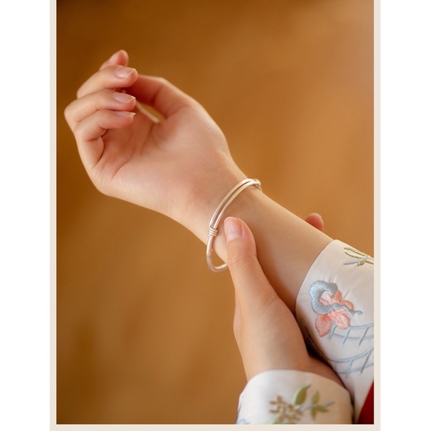 Vòng Tay Bạc Khắc Om Mani Padme Hum