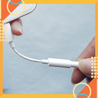 Cáp chuyển đổi từ đầu cắm Lightning sang 3.5mm