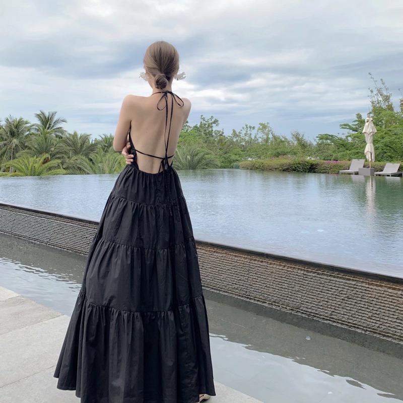 Đầm Maxi hai dây hở lưng xòe đi biển màu đen HDC91 Hỉn Hỉn Store