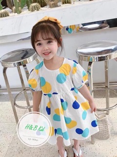 Váy chấm bi đũi