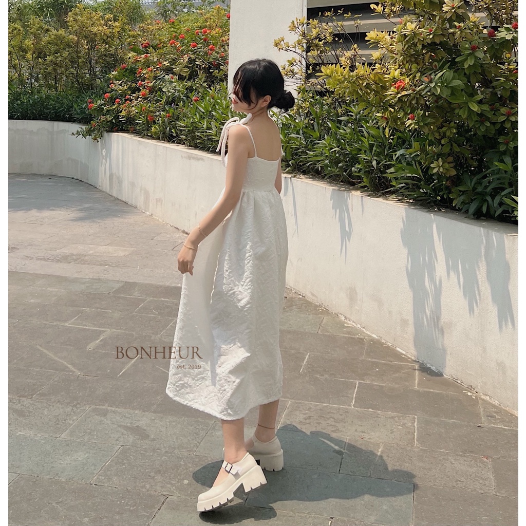 Váy hai dây trắng xuông dài đầm xòe midi chất gấm xốp nổi vân thanh lịch kiểu tiểu thư sang chảnh Ciara Dress trắng